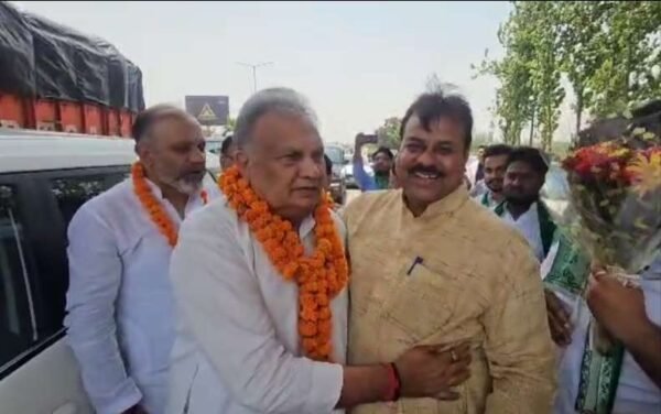 नारसन बॉर्डर पर राष्ट्रीय लोकदल के राष्ट्रीय महासचिव त्रिलोक त्यागी का हुआ भव्य स्वागत
