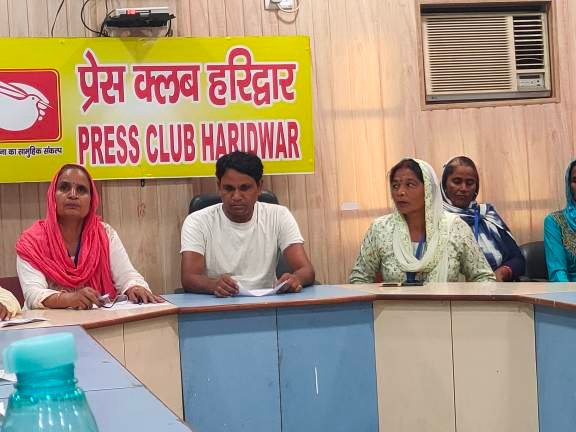 हरिद्वार के भौंरी गांव में नशा के खिलाफ महिलाओं की हुंकार, नशा मुक्ति वाहिनी समिति की मांग – शराब का ठेका हटे, सुरक्षा मिले”