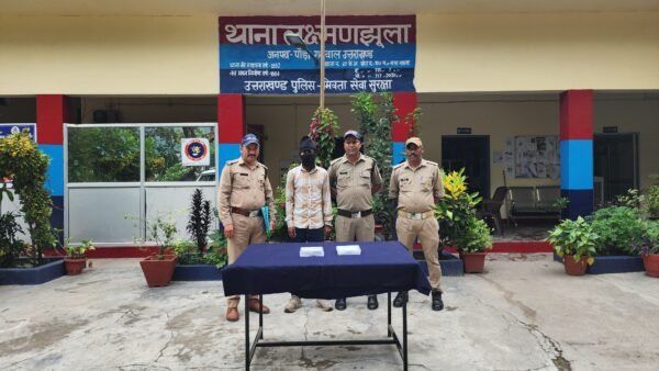गंगा आरती के दौरान पर्स चोरी करने वाला टप्पेबाज गिरफ्तार — पौड़ी पुलिस की त्वरित कार्रवाई