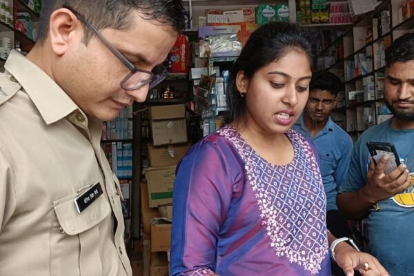 ड्रग इंस्पेक्टर और पुलिस की संयुक्त कार्रवाई, लक्सर में फँसे फर्जी मेडिकल स्टोर